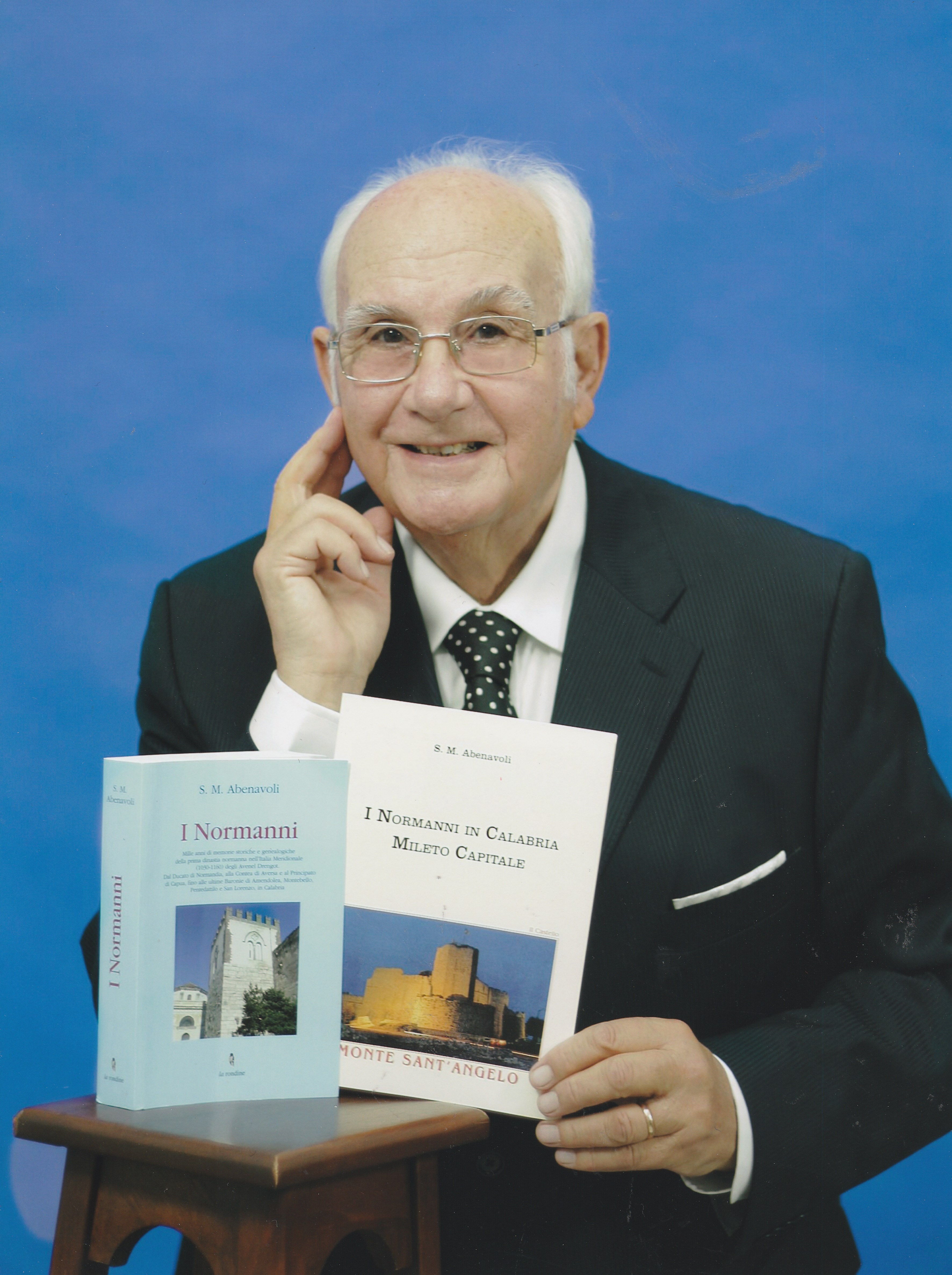 il Prof. Saverio M. Abenavoli e alcuni dei suoi scritti